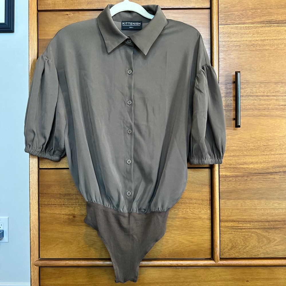Kittenish Button Down Bodysuit Small Brown Excellent